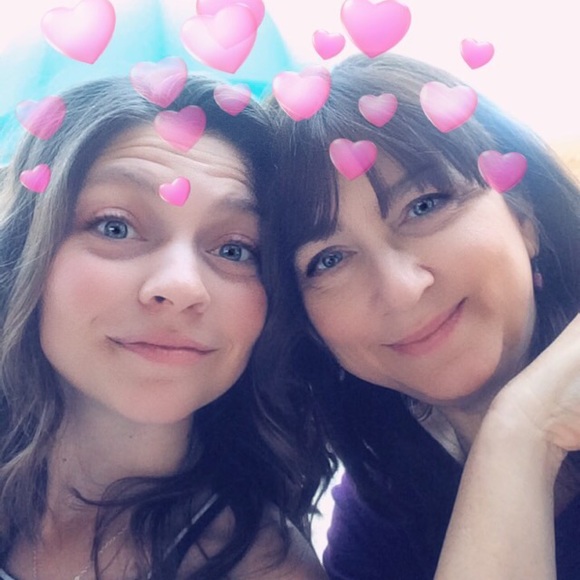 Hey there! 😊 - Picture 4 of 8